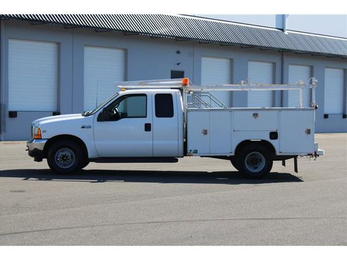 Used 2001 Ford F350 2WD SuperCab DRW Super Duty image 2