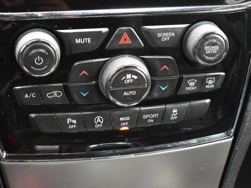 Used 2020 Jeep Grand Cherokee Overland image 36