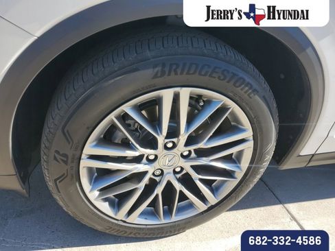 Used 2023 Acura MDX SH-AWD w/ Advance Package image 2