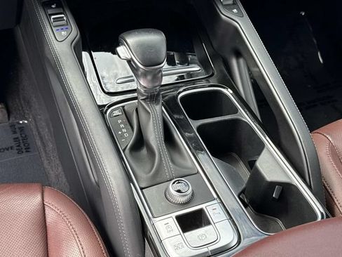 Used 2024 Kia Telluride EX w/ EX Captain's Chair Package FWD image 23