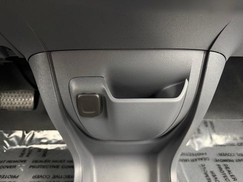 Used 2018 Chevrolet Bolt LT image 37