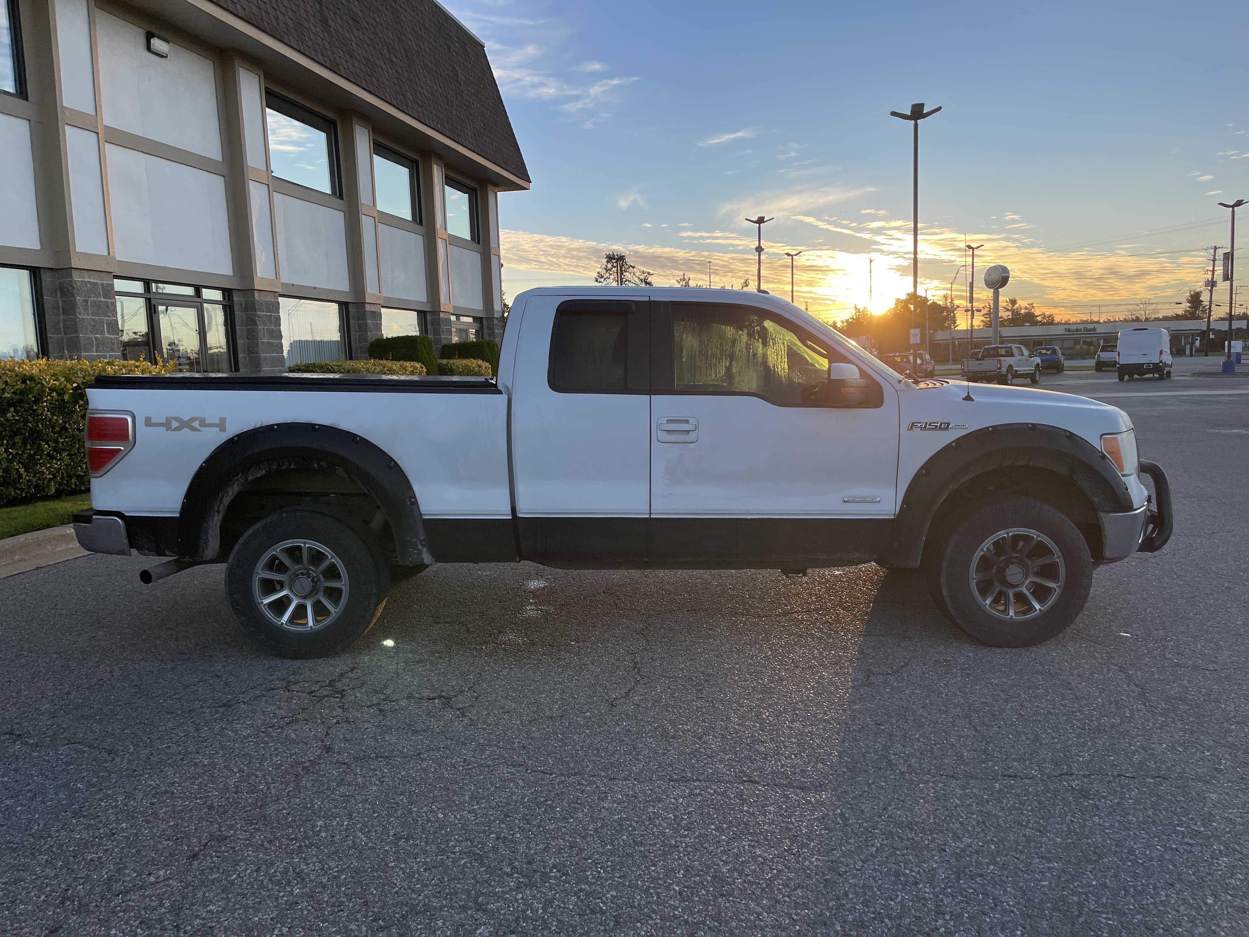 Used 2011 Ford F150 Lariat w/ Lariat Plus Pkg AWD/4WD image 3