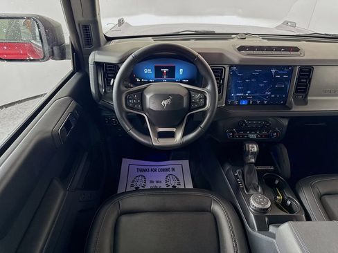 Certified 2025 Ford Bronco Badlands AWD/4WD image 3