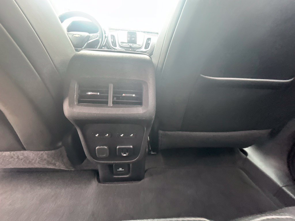Used 2018 Chevrolet Equinox Premier FWD image 18