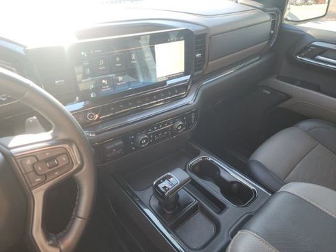 Used 2023 Chevrolet Silverado 1500 ZR2 w/ Technology Package image 34