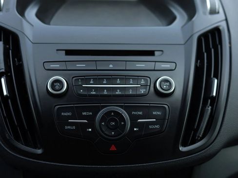 Used 2017 Ford Escape SE w/ SE Cold Weather Package image 19