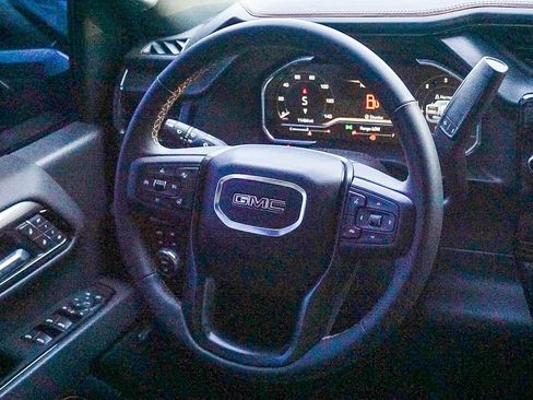 Used 2025 GMC Sierra 2500 AT4 w/ AT4 Premium Plus Package image 16