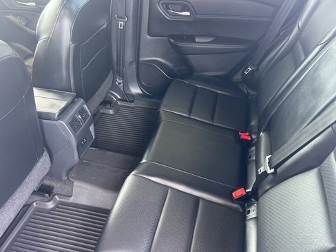 Used 2023 Nissan Rogue SV w/ SV Premium B Package image 12