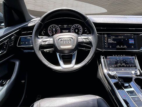 Used 2019 Audi Q8 Premium Plus w/ Premium Plus AWD/4WD image 4