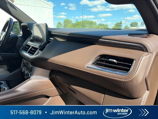 Used 2023 GMC Yukon XL SLT w/ SLT Premium Package AWD/4WD image 13