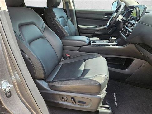 Used 2025 Nissan Pathfinder SL AWD/4WD image 20