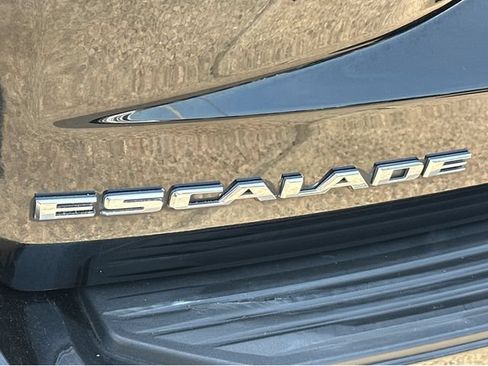 Certified 2022 Cadillac Escalade ESV Sport AWD/4WD image 18
