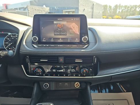 Used 2021 Nissan Rogue SL image 24