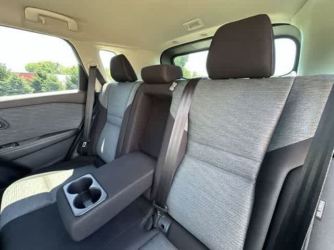 Used 2021 Nissan Rogue SV AWD/4WD image 15