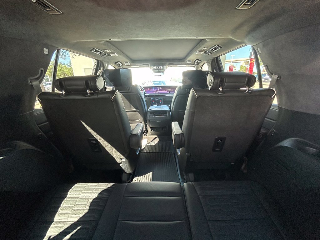 Used 2025 Cadillac Escalade Sport Platinum AWD/4WD image 18