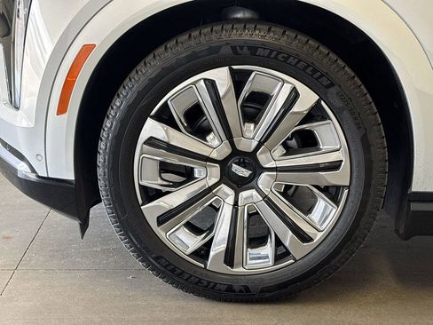 New 2025 Cadillac Escalade IQ Luxury 1 w/ LPO, Radiant Package image 38