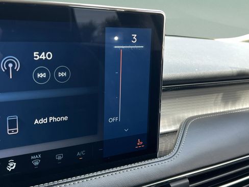 Certified 2023 Lincoln Corsair AWD image 17