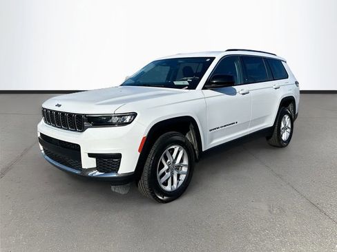 Used 2023 Jeep Grand Cherokee L Laredo RWD image 3