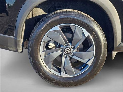 Used 2024 Nissan Rogue SV image 19