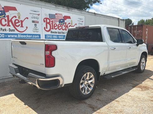 Used 2021 Chevrolet Silverado 1500 LTZ w/ LTZ Premium Package AWD/4WD image 3