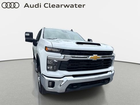 Used 2025 Chevrolet Silverado 2500 LT w/ Convenience Package AWD/4WD image 7