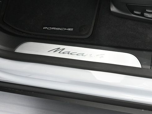 New 2026 Porsche Macan 4 Electric AWD/4WD image 16