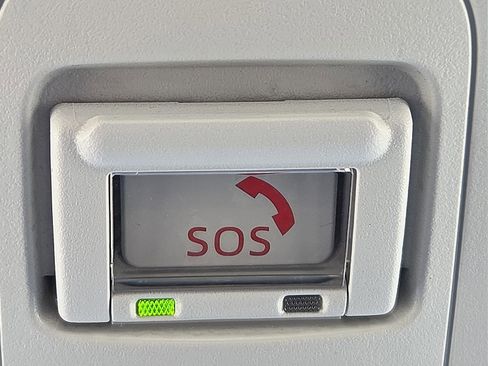 Used 2022 Toyota Prius LE image 21