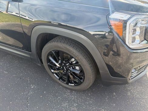 Used 2023 GMC Terrain SLT w/ Tech Package AWD/4WD image 2
