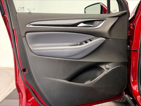 Used 2023 Buick Enclave Essence image 24