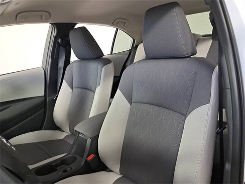 Used 2025 Toyota Corolla LE image 20