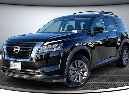 New 2025 Nissan Pathfinder SV image 2