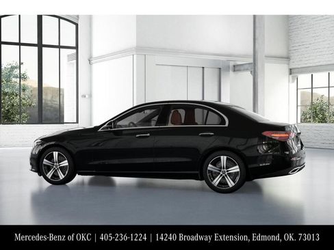 Used 2025 Mercedes-Benz C 300 4MATIC Sedan image 32