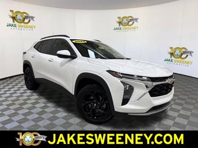 Used 2025 Chevrolet Trax LT w/ Driver Confidence Package