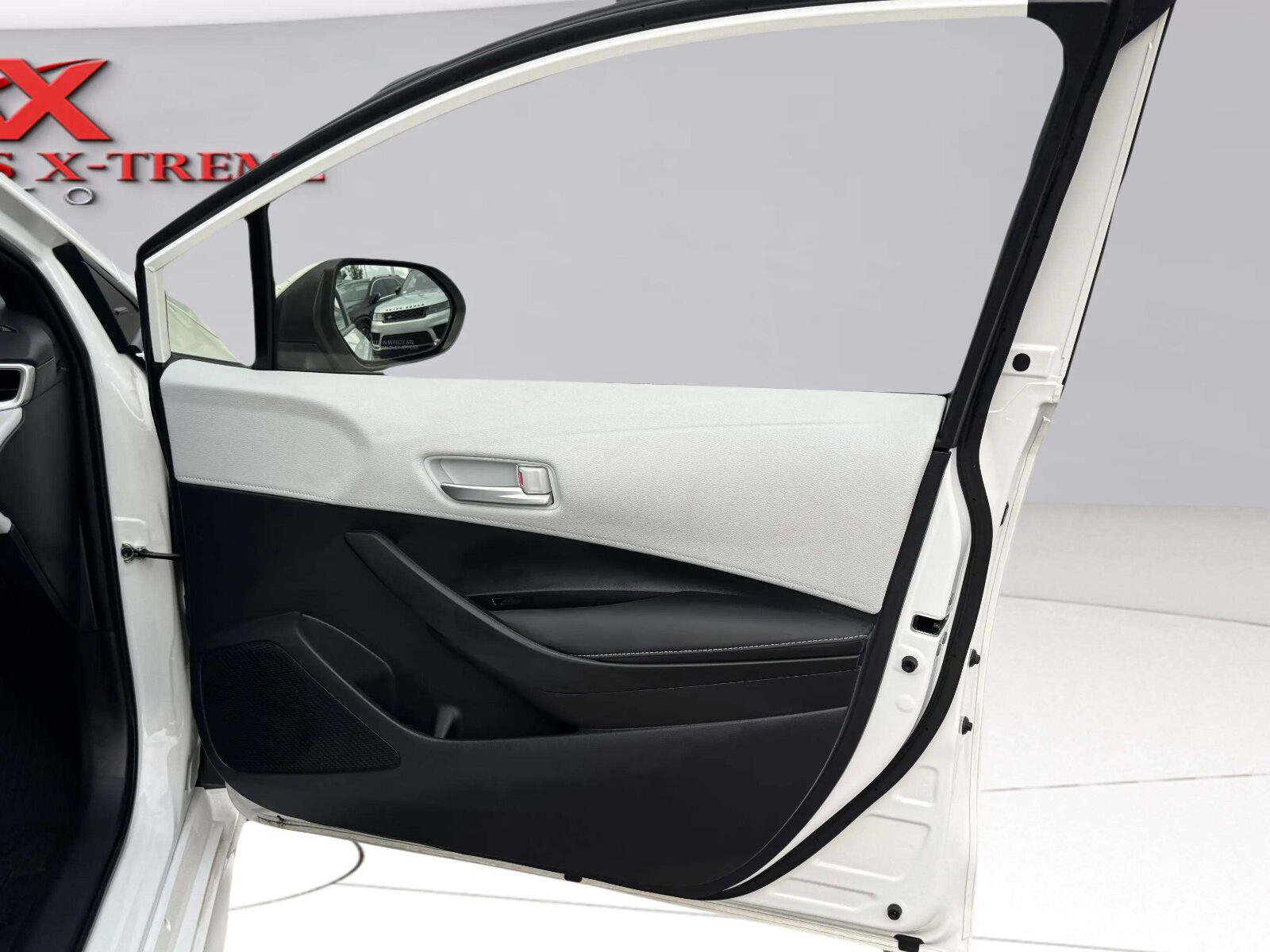 Used 2024 Toyota Corolla SE FWD image 40