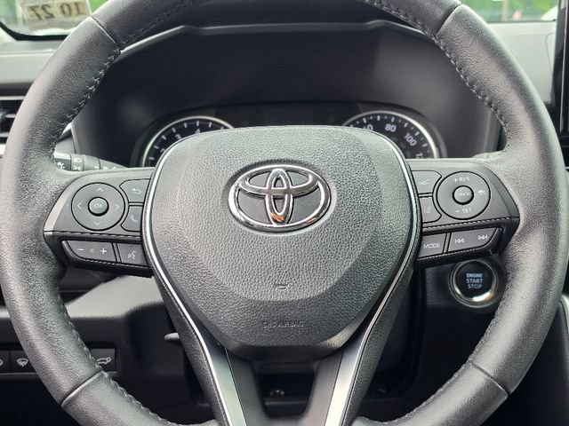 Used 2022 Toyota RAV4 XLE Premium AWD/4WD image 28