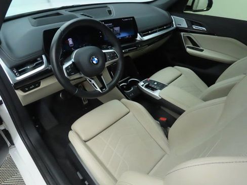 Used 2023 BMW X1 xDrive28i w/ Premium Package image 9