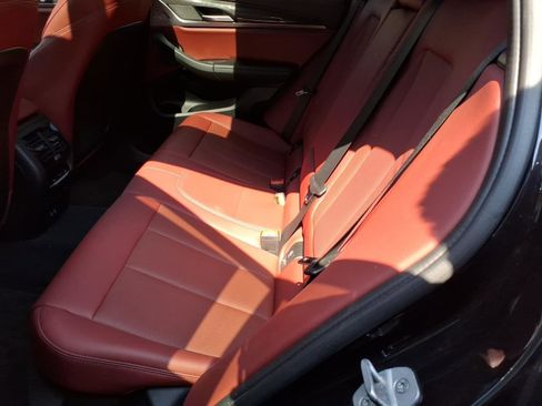 Used 2022 BMW X4 M40i w/ Premium Package image 9