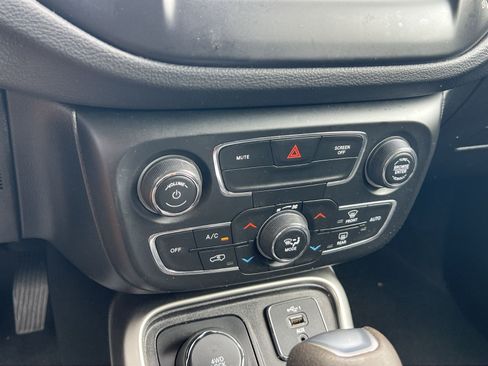 Used 2021 Jeep Compass Sport w/ Cold Weather Group AWD/4WD image 18