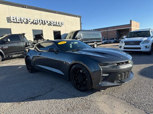 Used 2018 Chevrolet Camaro SS image 4