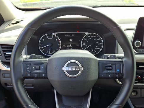 Used 2025 Nissan Rogue SV AWD/4WD image 20