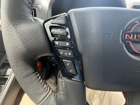Used 2025 Nissan Frontier PRO-4X w/ Pro Convenience Package AWD/4WD image 17