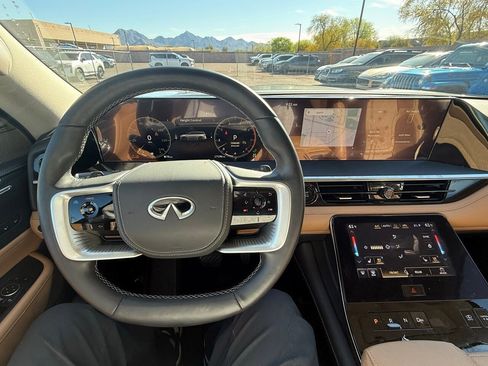 Used 2025 INFINITI QX80 Sensory image 21