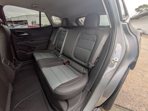 New 2026 Chevrolet Trax LT image 8