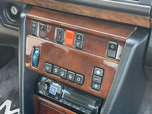 Used 1990 Mercedes-Benz 300 CE Coupe image 28