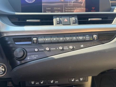 Used 2020 Lexus ES 350 w/ Premium Package image 17