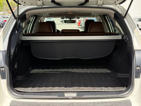 Used 2019 Subaru Outback 3.6R Touring AWD/4WD image 35