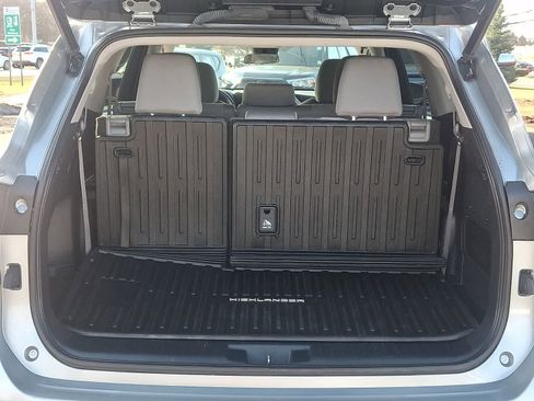 Certified 2023 Toyota Highlander LE image 29