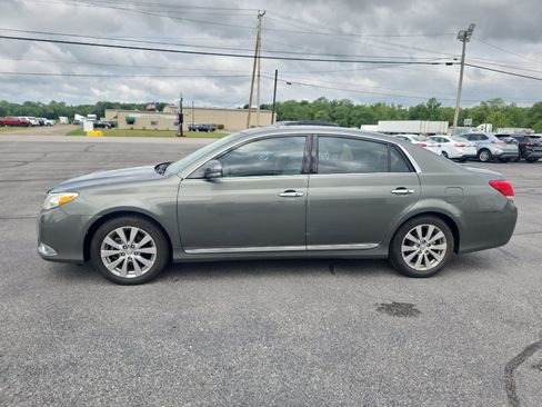 Used 2011 Toyota Avalon Limited FWD image 2