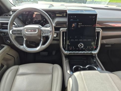 Used 2025 GMC Yukon Elevation w/ LPO, Elevation Black Package AWD/4WD image 19