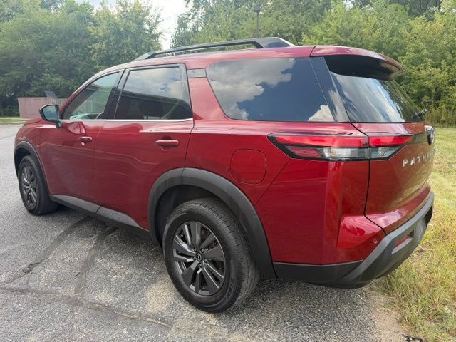 Used 2023 Nissan Pathfinder SV AWD/4WD image 5